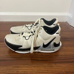 Nike Lebron Witness 7 Basketball Shoes